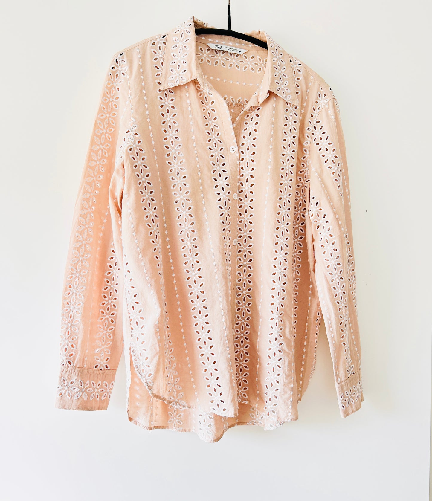 Embroidered blouse Zara