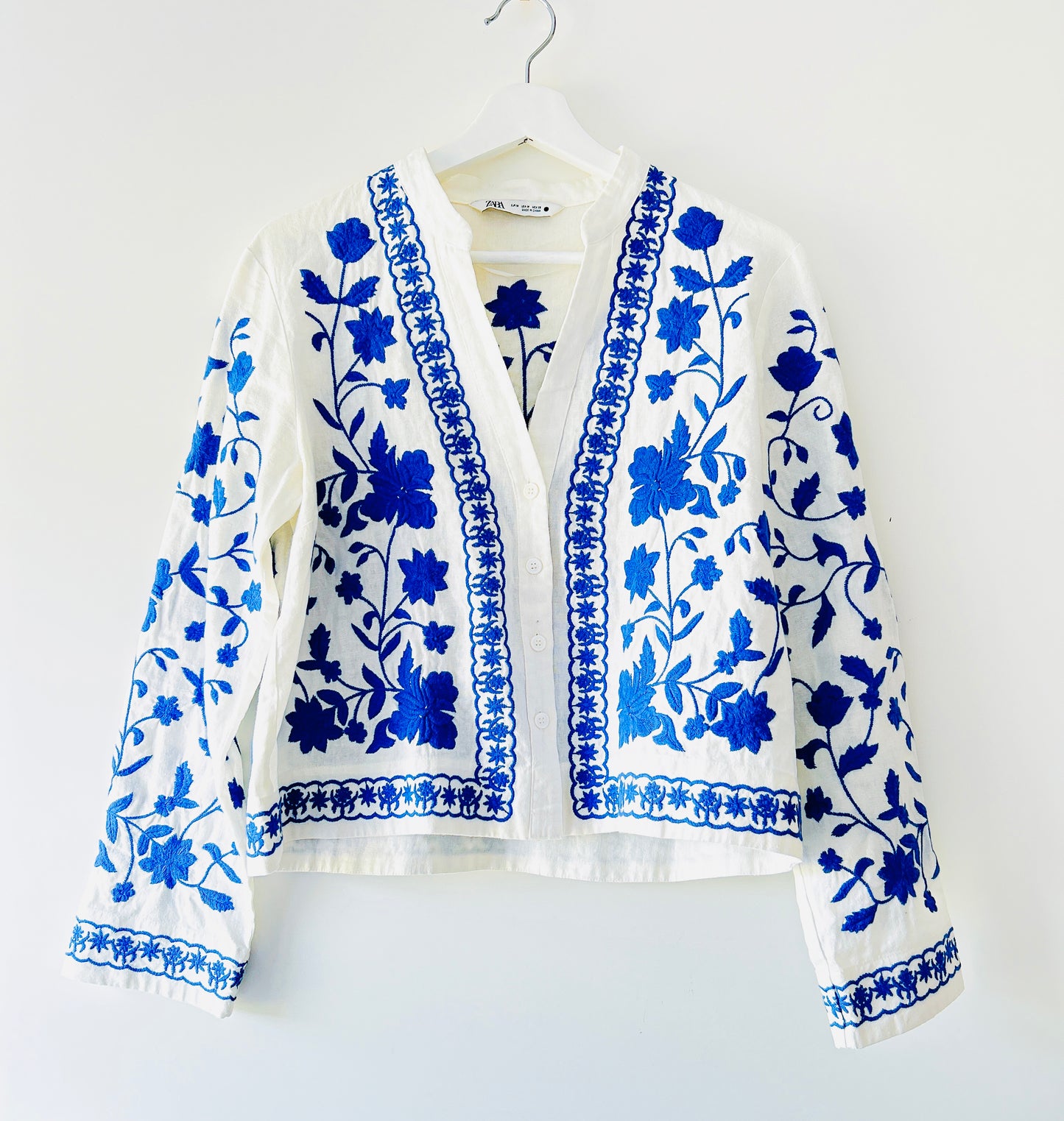 Cream/blue embroidered cardigan Zara