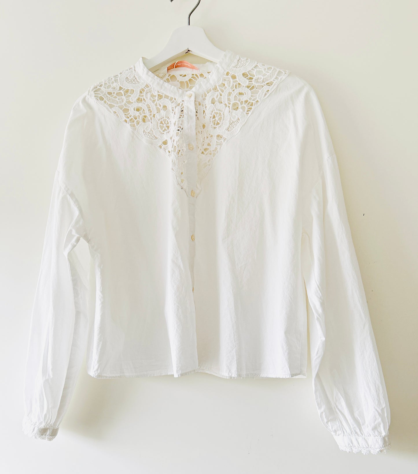 Blouse blanche brodée Zara