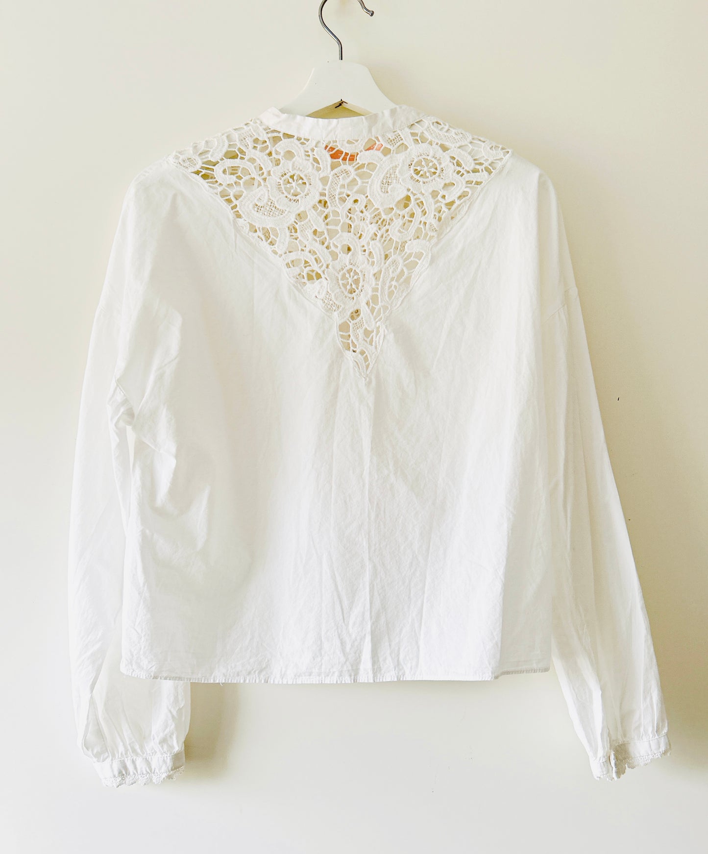 Blouse blanche brodée Zara
