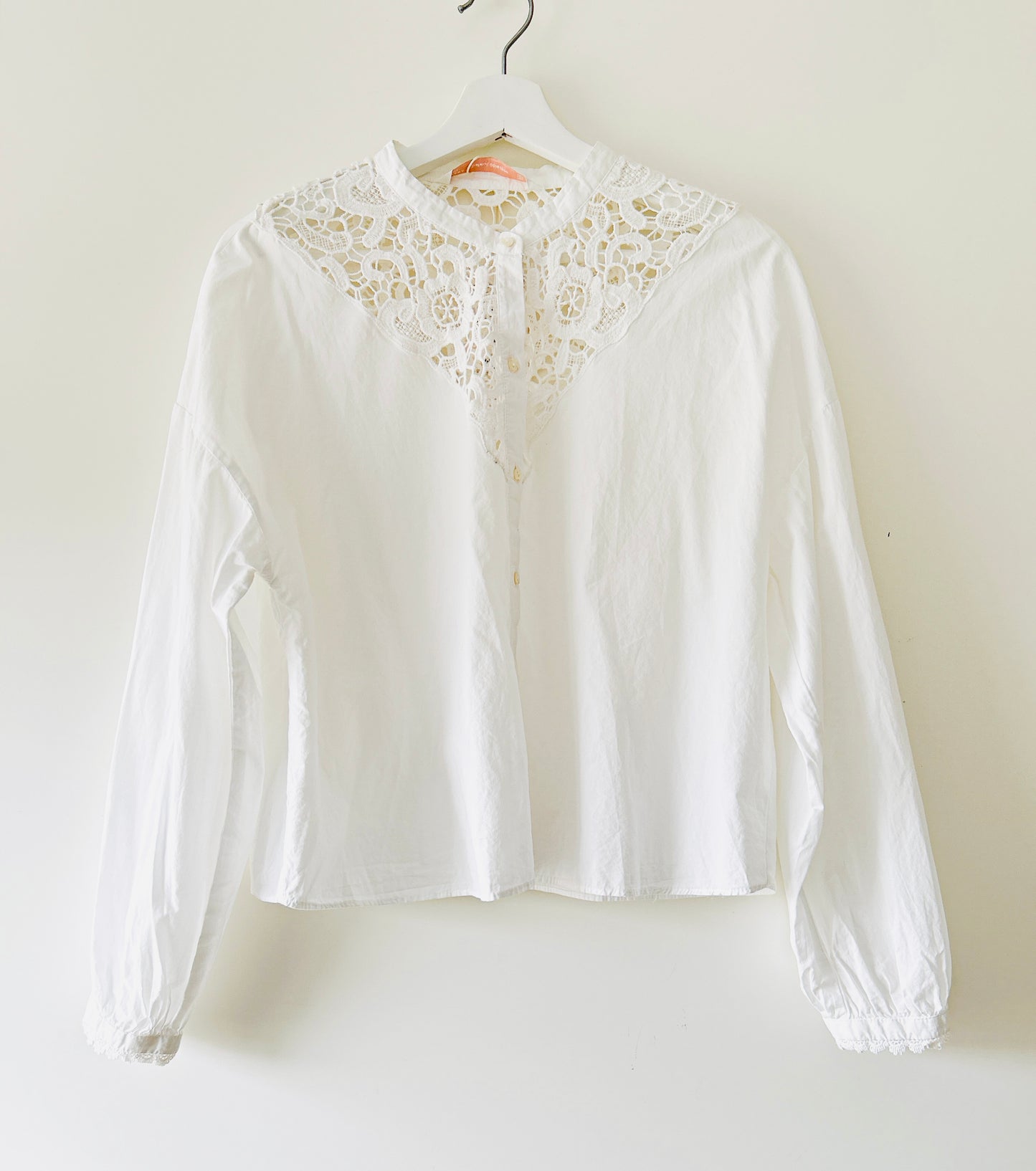 Blouse blanche brodée Zara