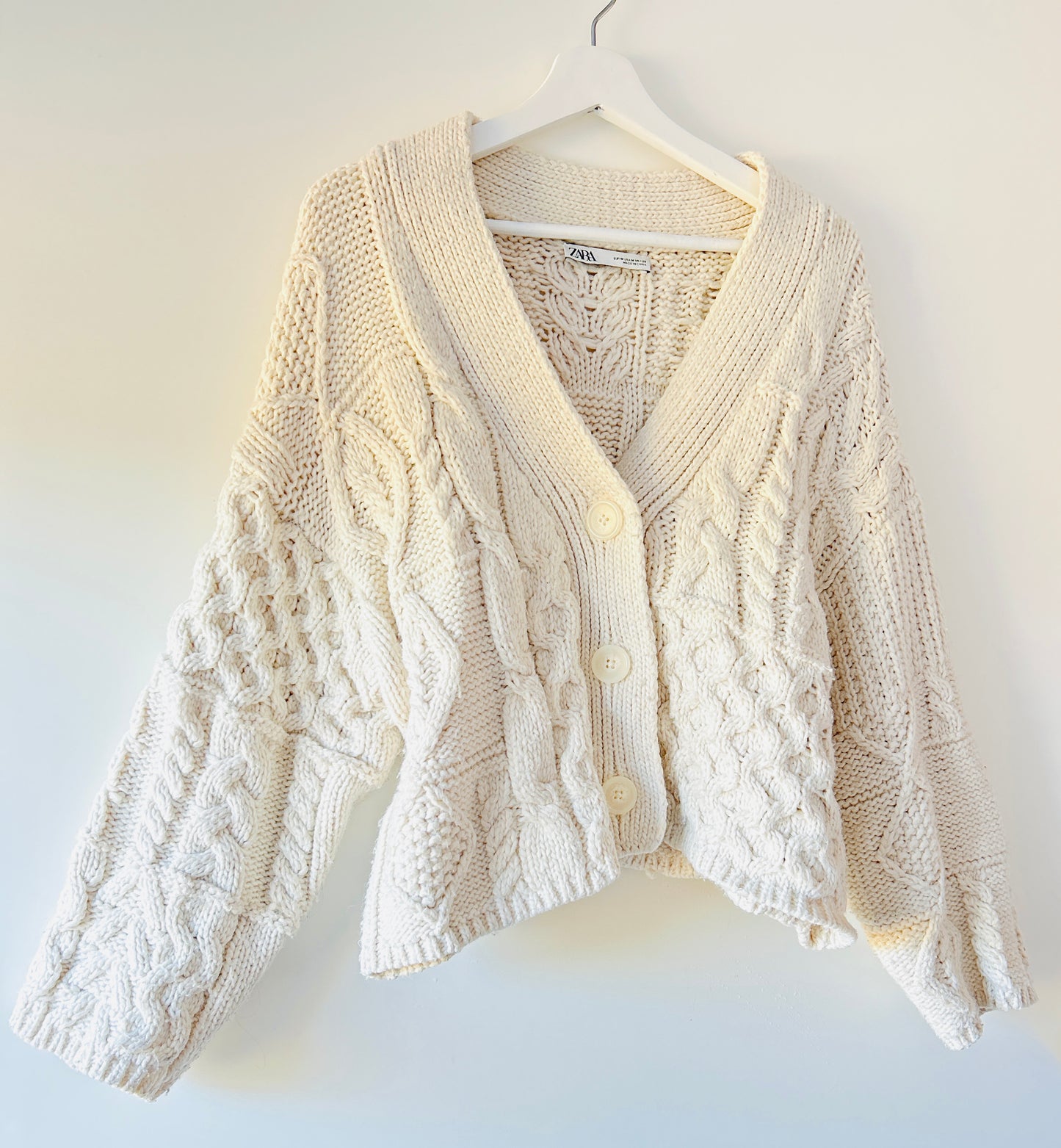 Ecru knitted vest Zara