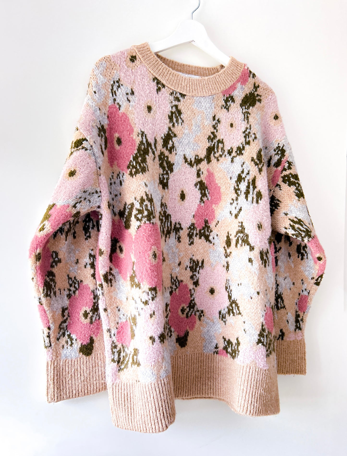 Knitted floral sweater beige Zara
