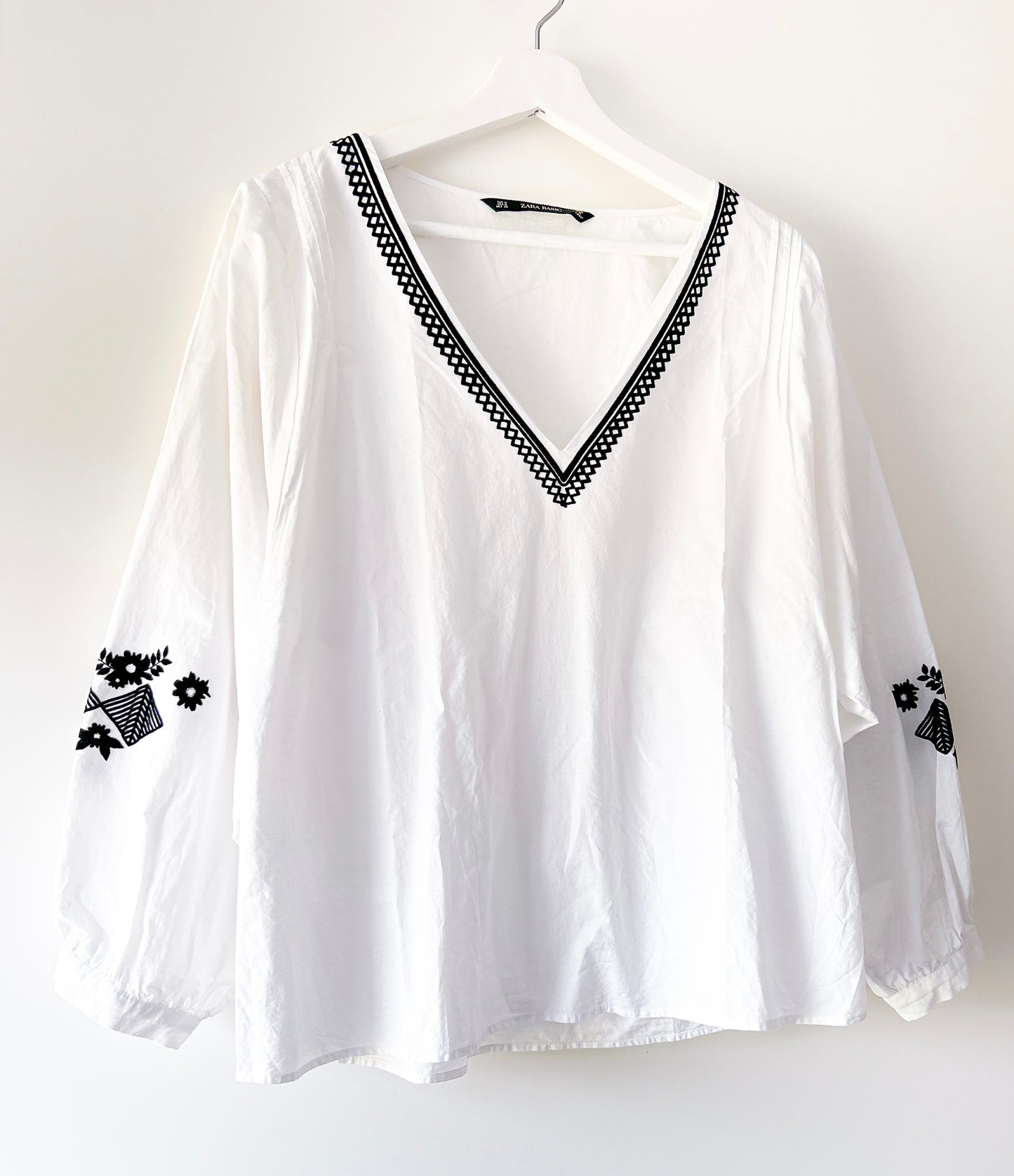 Chemisier blanc brodé Zara