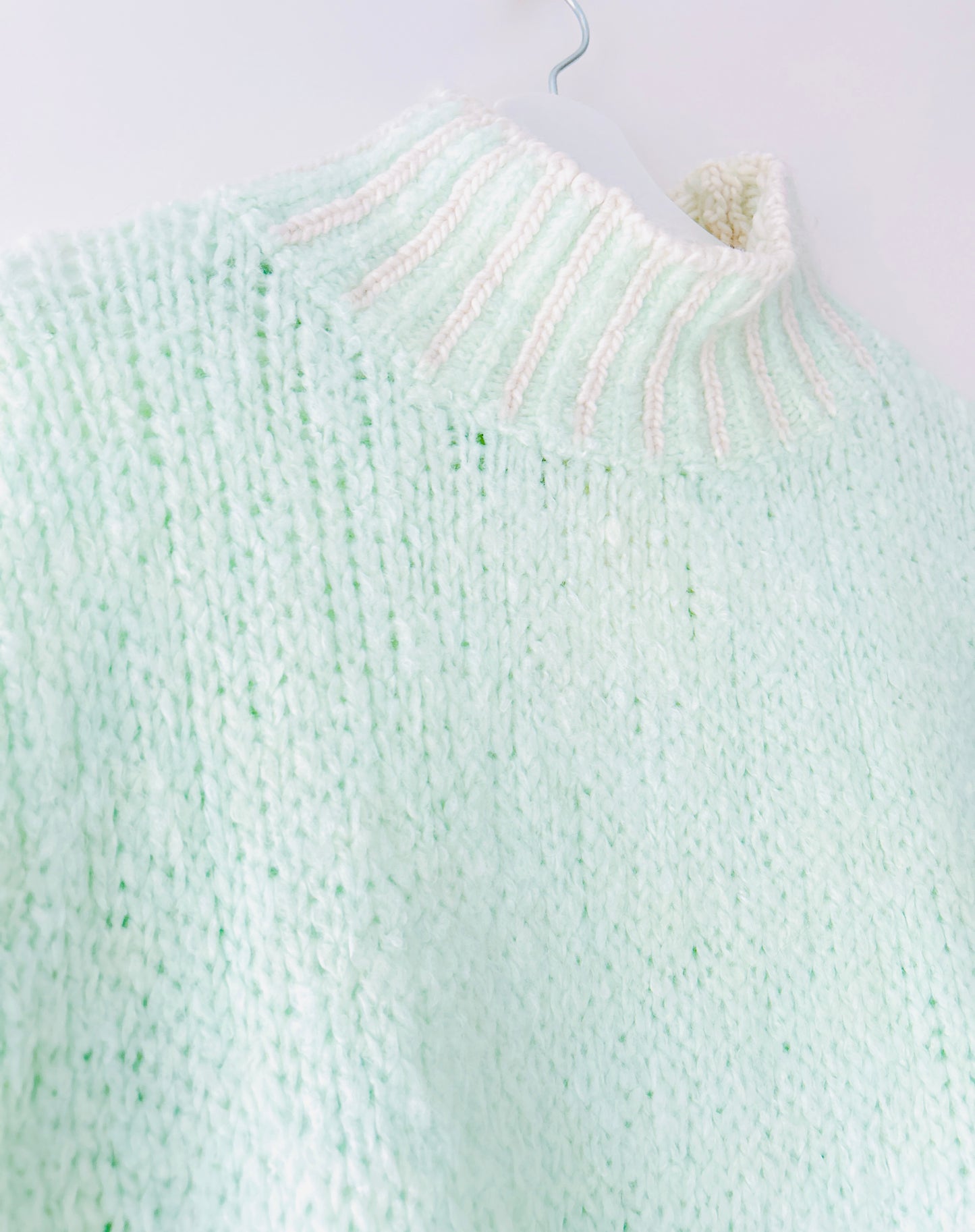 Knitted Sweater - Herringbone collar mint green