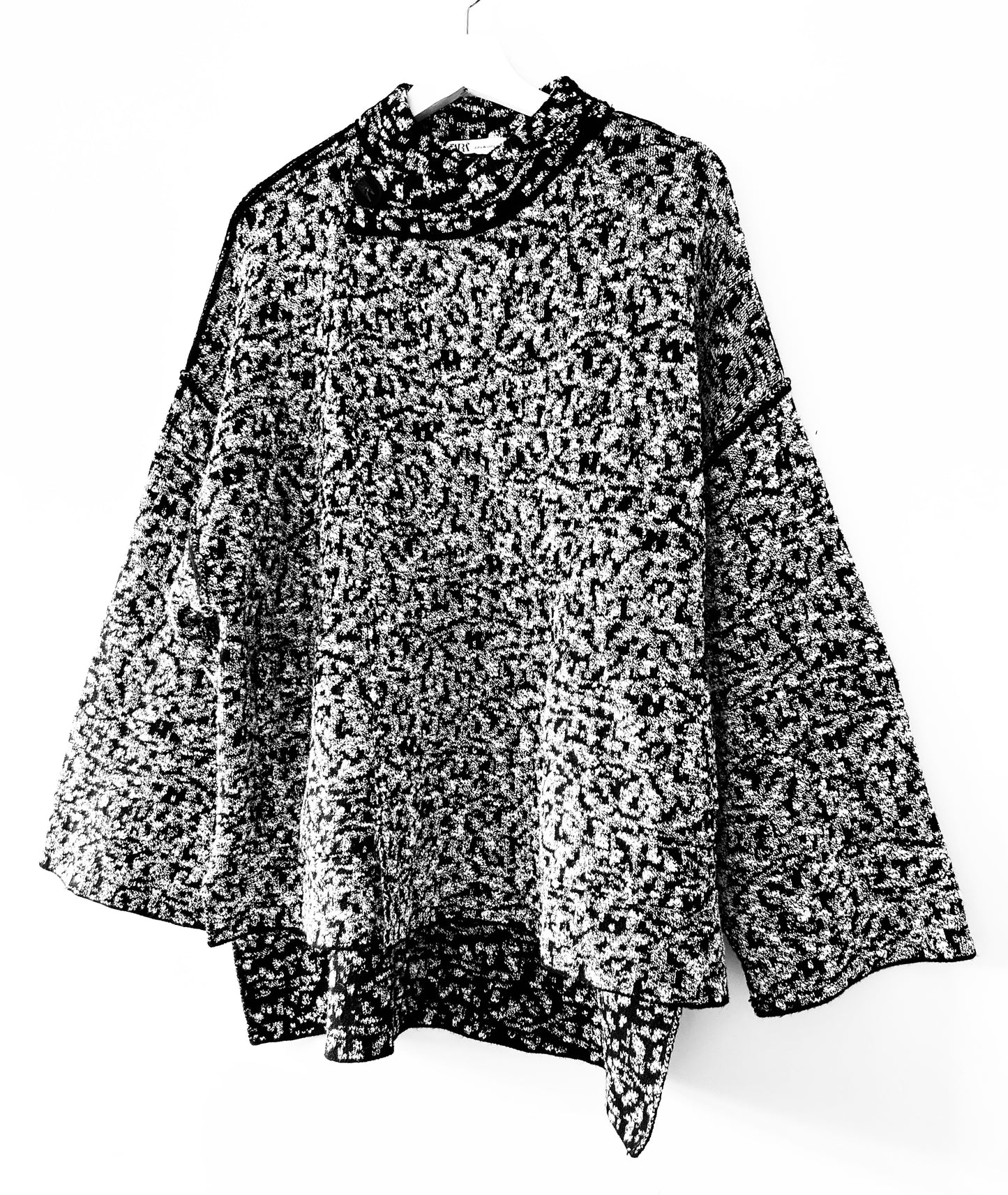 Black/white knitted wrap coat Zara