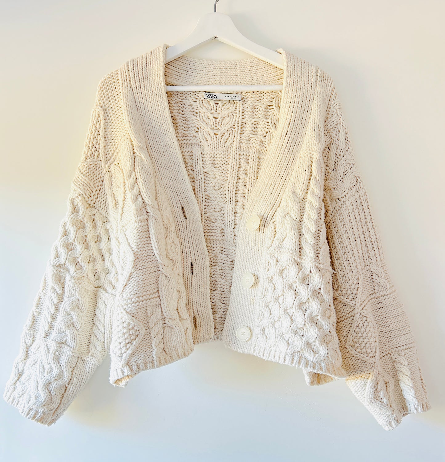 Ecru knitted vest Zara
