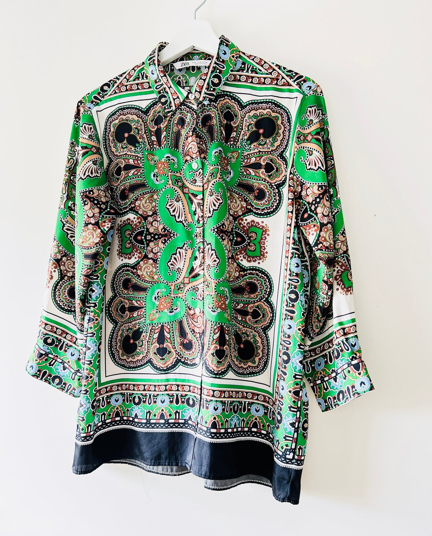 Blouse effet satiné bleu/blanc Zara