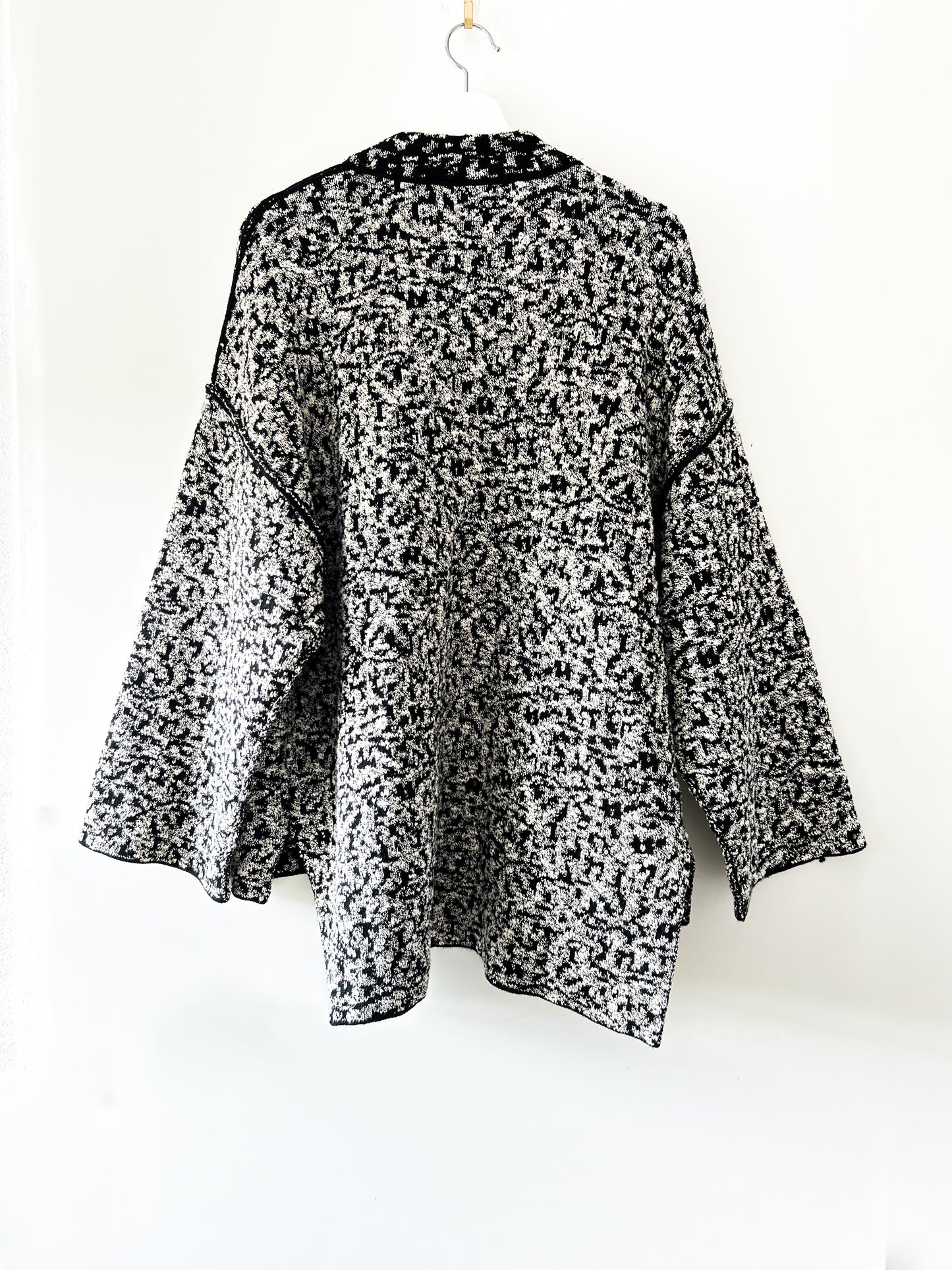 Black/white knitted wrap coat Zara