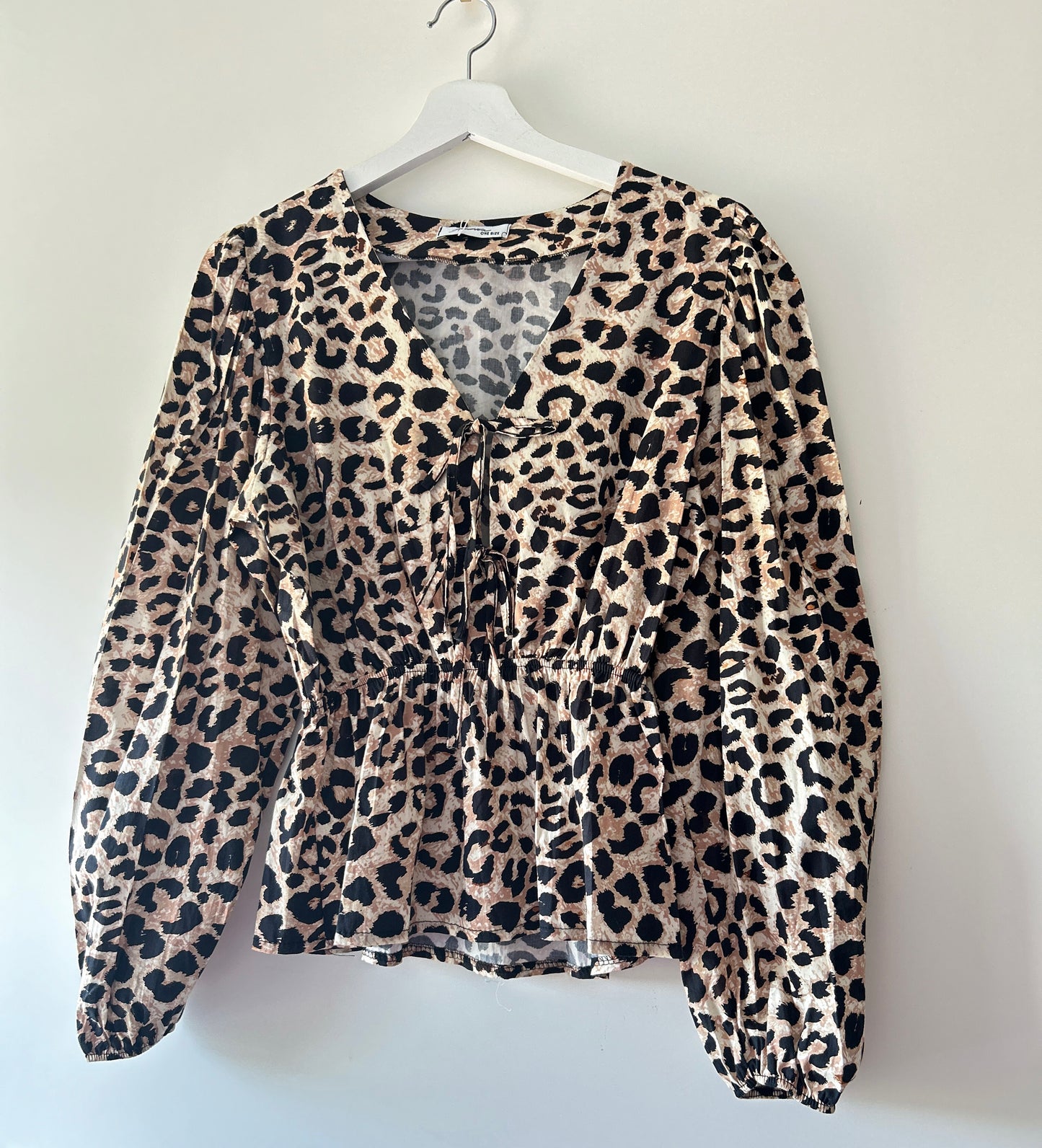 Top - cheetah print met strikjes Ambika