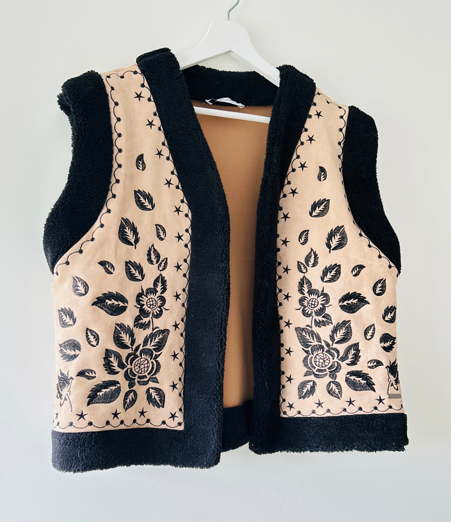 Gilet - Teddy met borduur beige