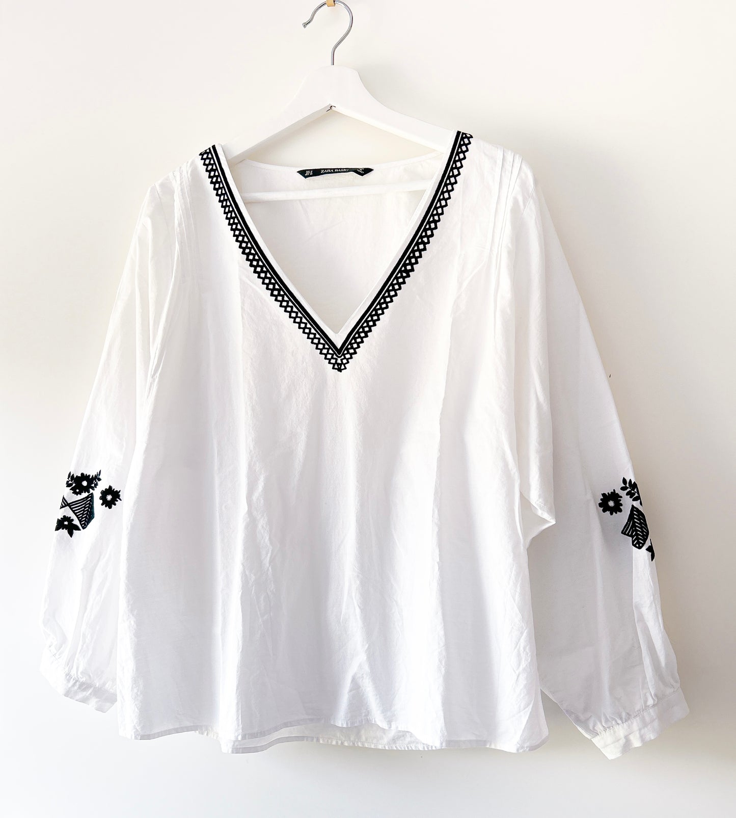 Chemisier blanc brodé Zara