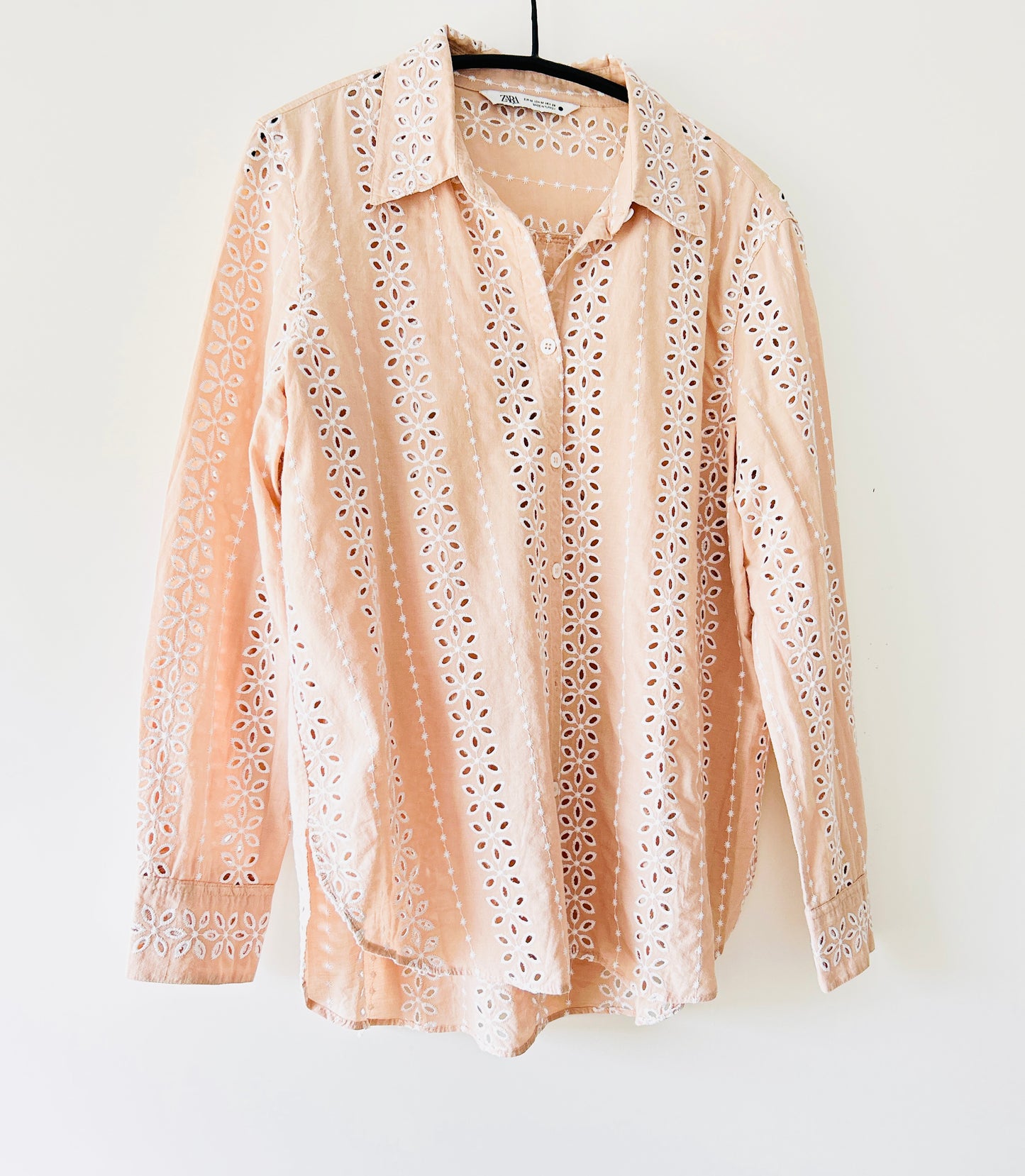 Embroidered blouse Zara