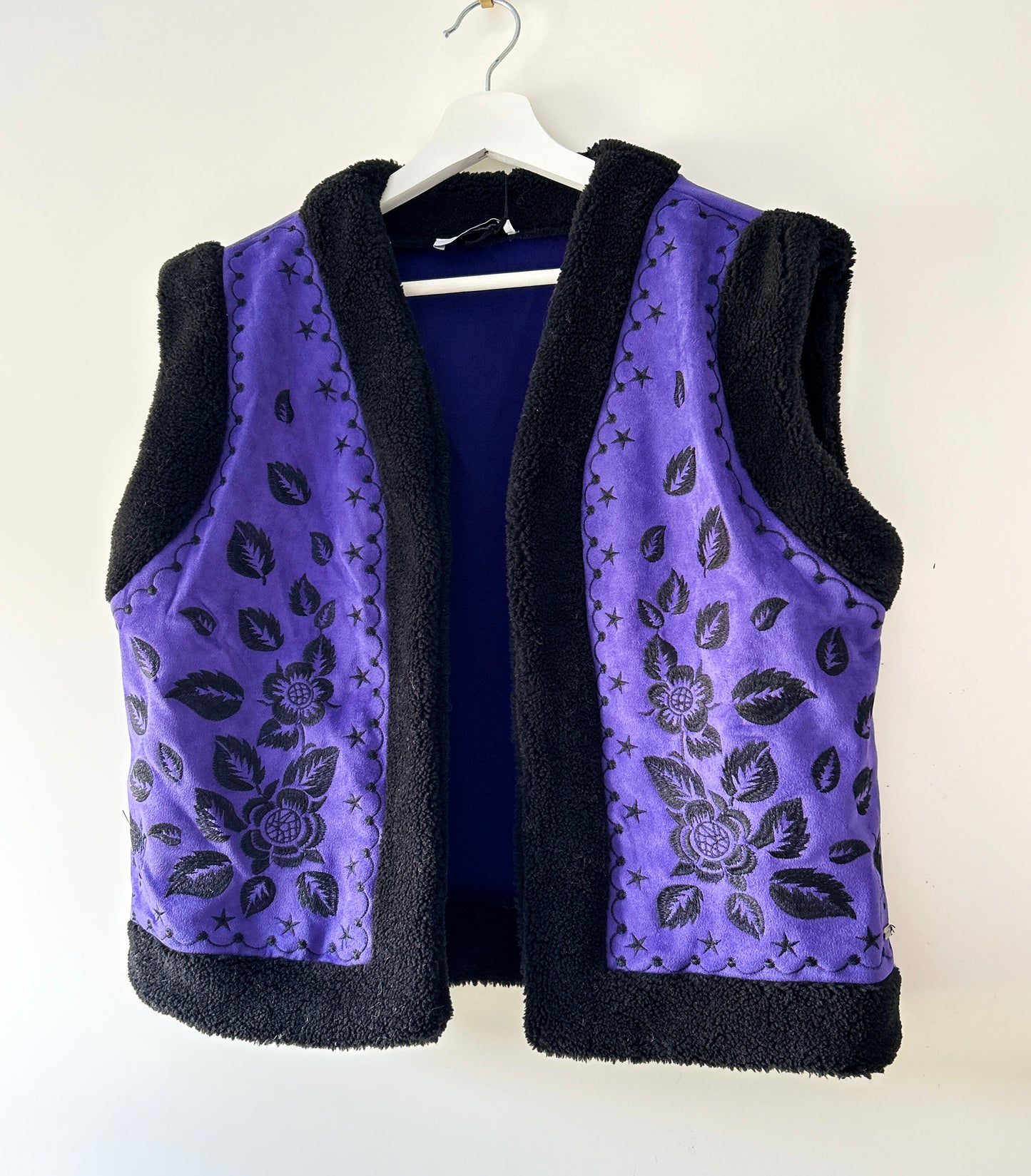 Gilet - Teddy met borduur paars