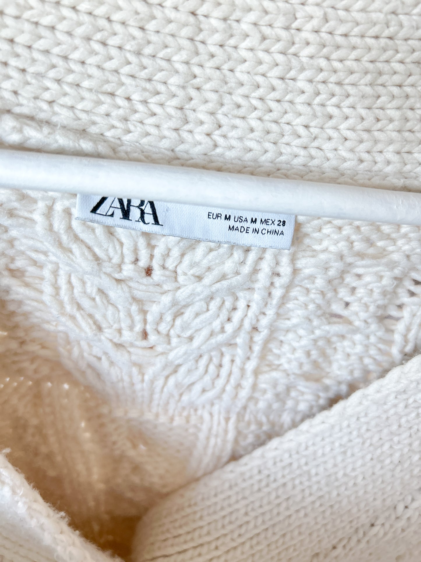 Ecru knitted vest Zara