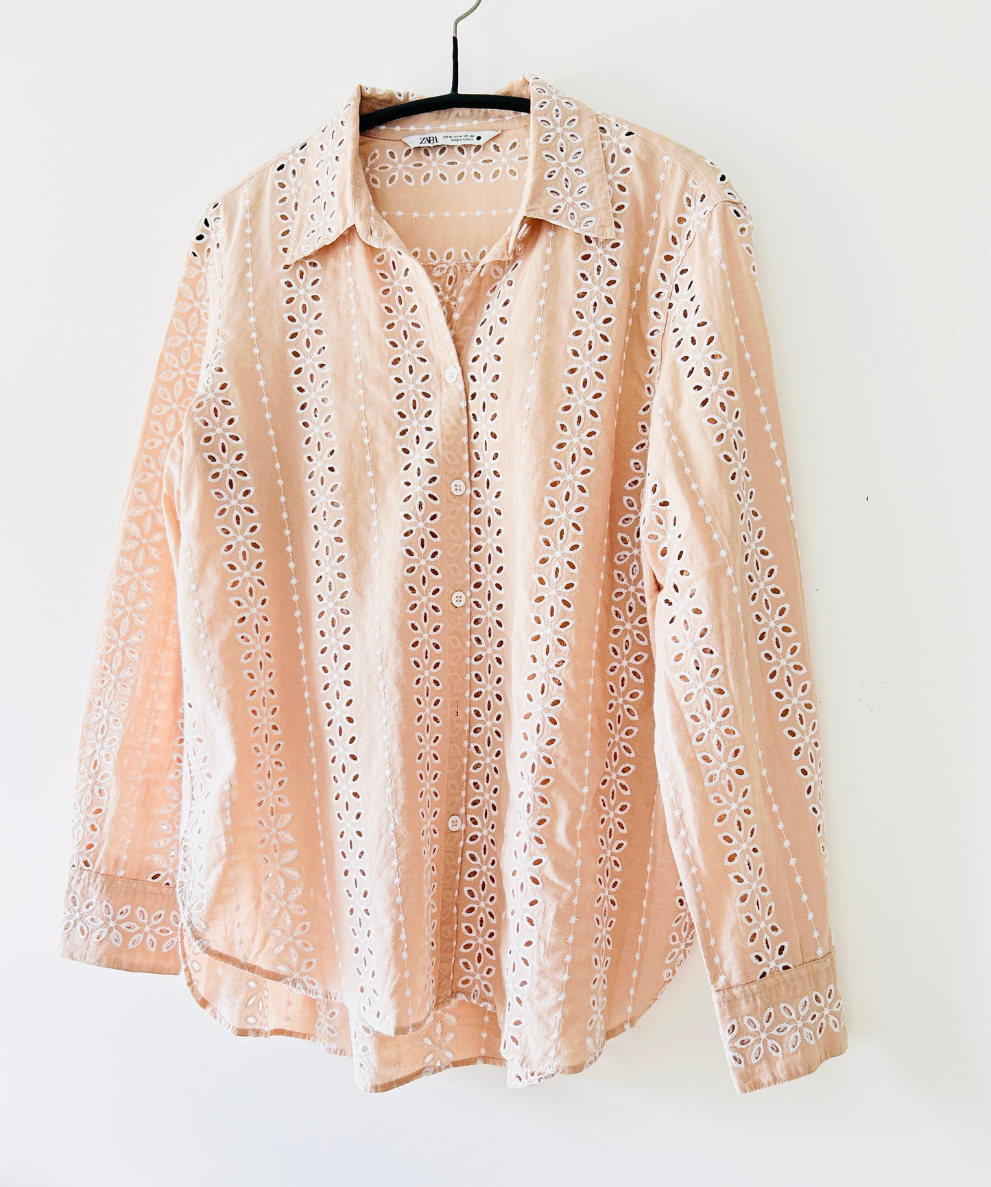 Embroidered blouse Zara