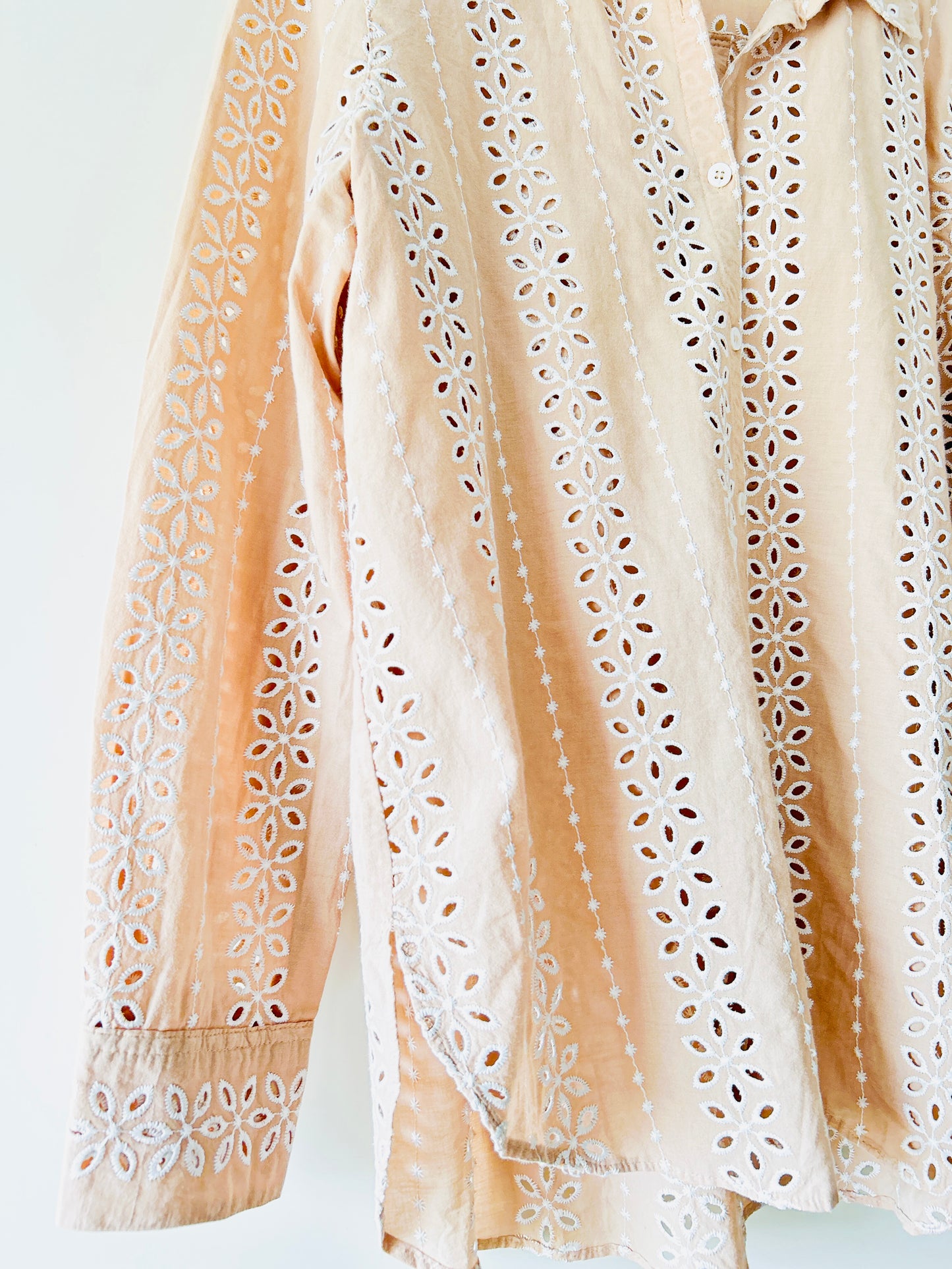 Embroidered blouse Zara