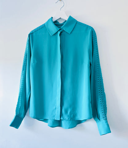 Turquoise blouse with lace on the sleeves NIKKI