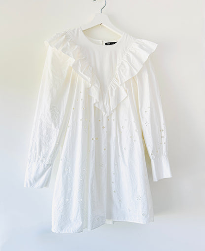 Robe blanche brodée en popeline Zara