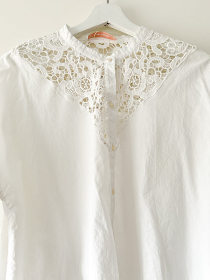 Blouse blanche brodée Zara