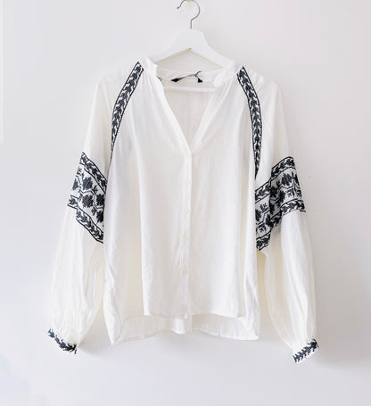 Witte blouse met fijne borduur Zara