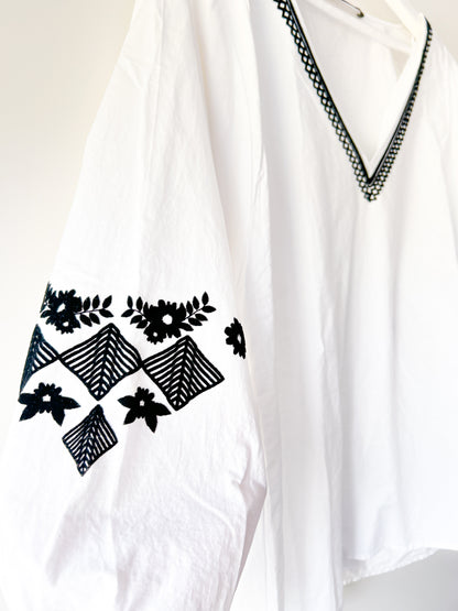 Chemisier blanc brodé Zara