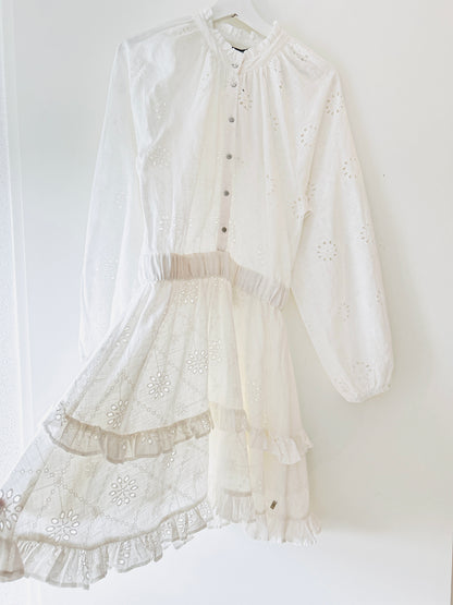 Robe en coton brodée NIKKIE
